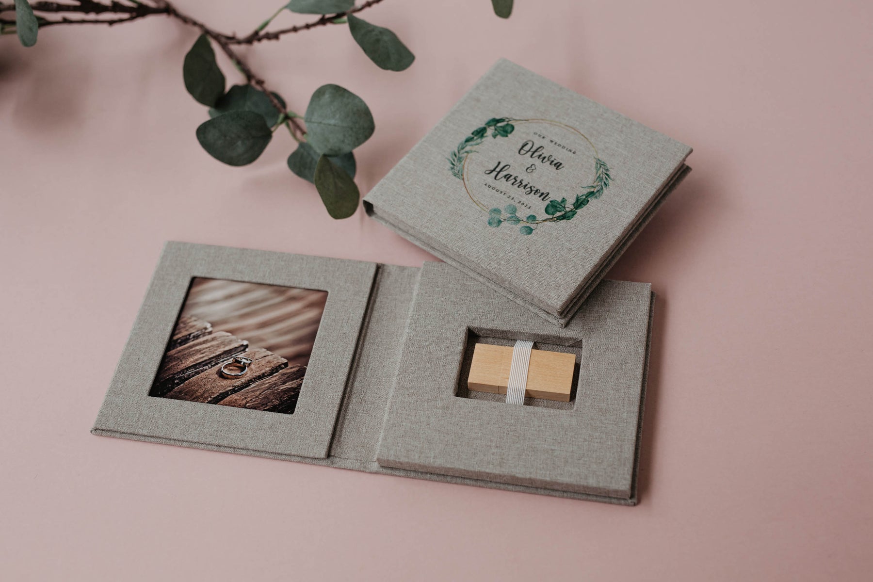 4x4 Gray fabric USB box with photo