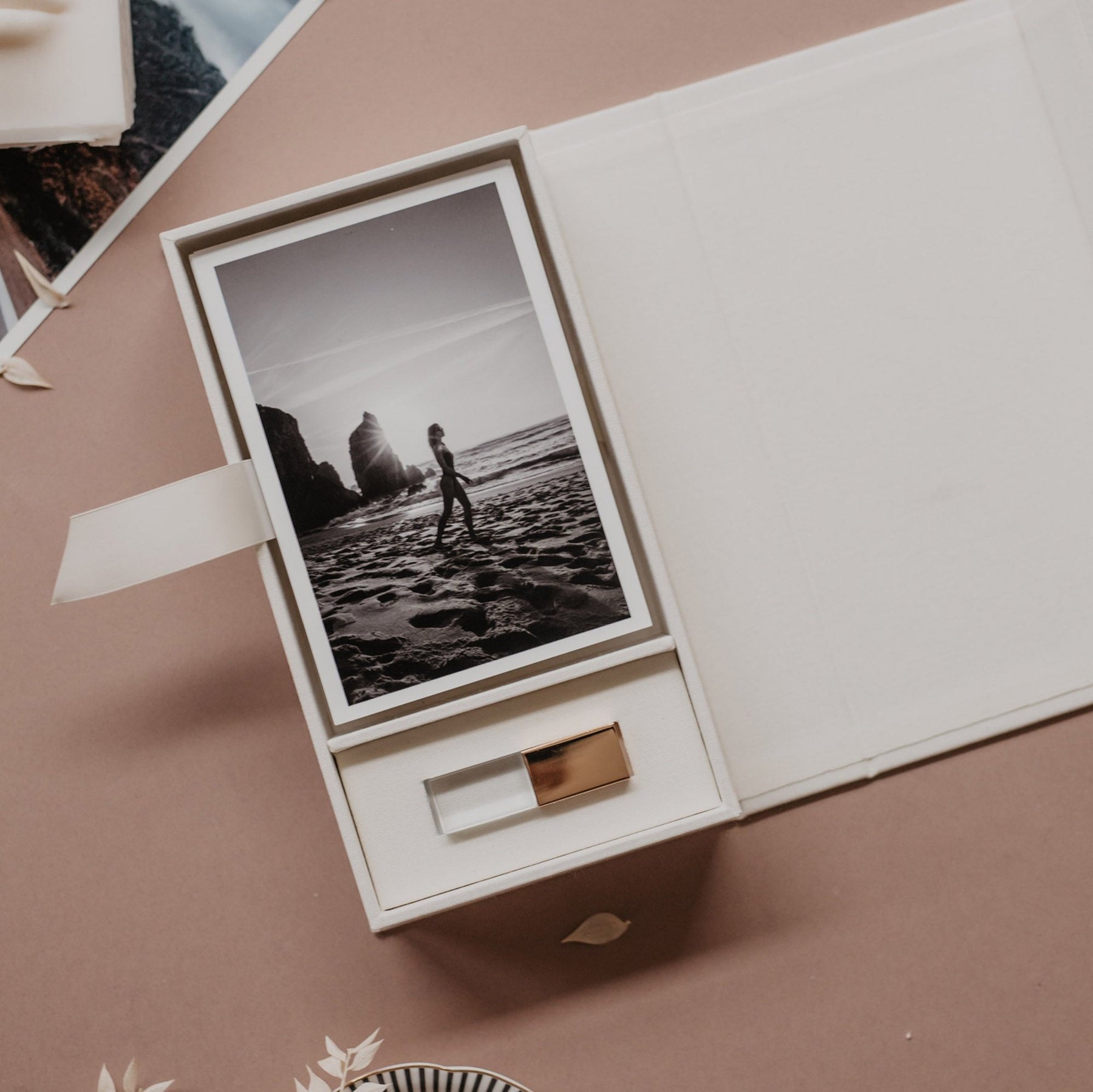 6x8 White fabric photo box