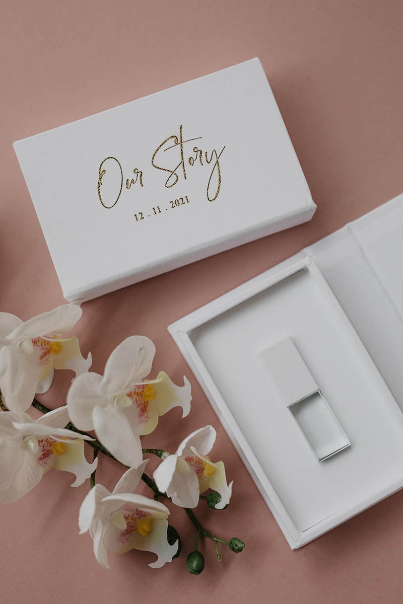 White fabric USB box