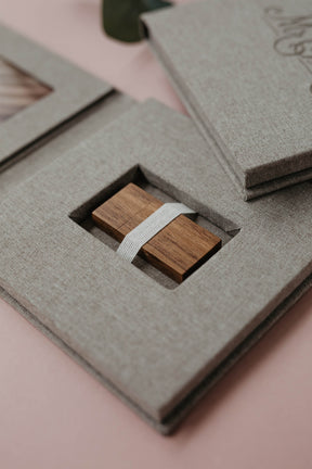 4x4 Gray fabric USB box with photo